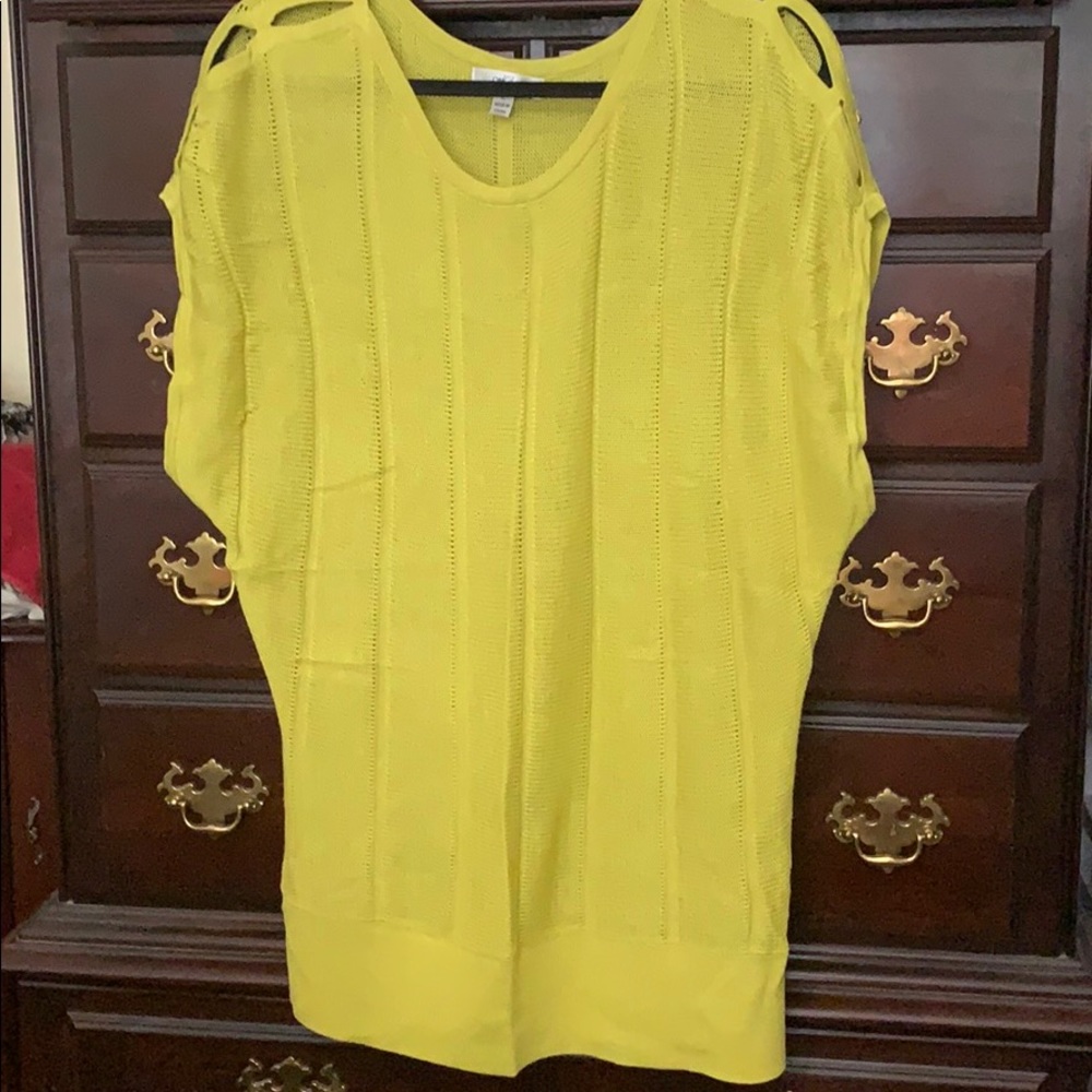 One7Six sleeveless sweater.